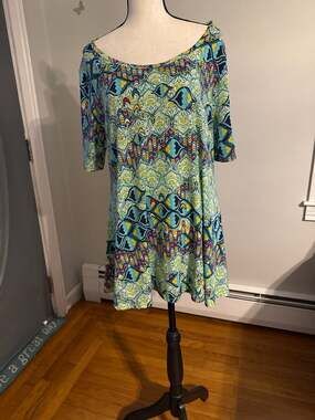 LuLaRoe Carly Short Sleeve Swing Dress XL Geometric Print